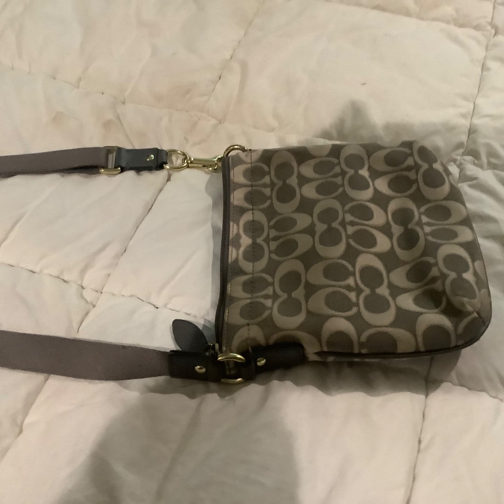 Purse - Picture 3 of 3